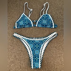 Patterned bikini
